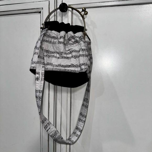 Handmade Music sheet note musician clasp crossbody handbag reworked white black - Picture 2 of 8